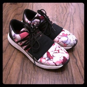 Under Armour tennis shoes